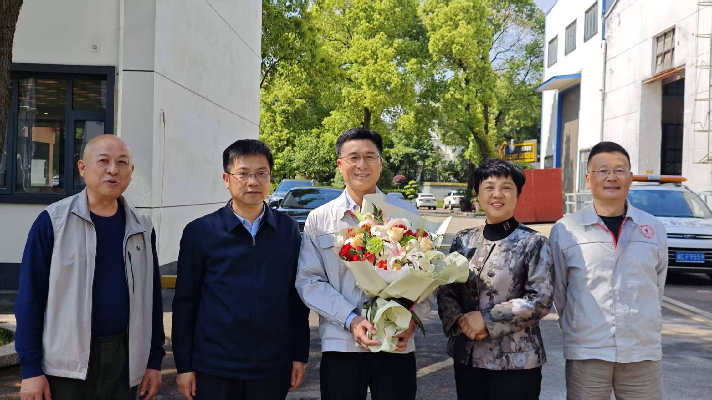 雨湖区区委书记陈小平一行走访开云官方地址_开云(中国)
公司