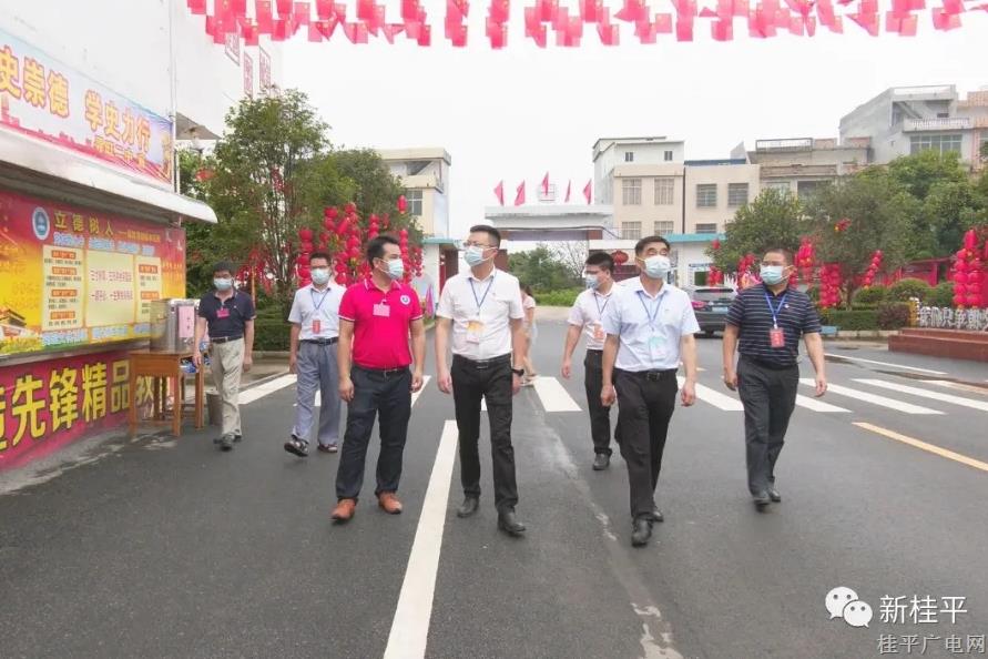 徐旭帶隊(duì)巡視檢查中考開(kāi)考情況