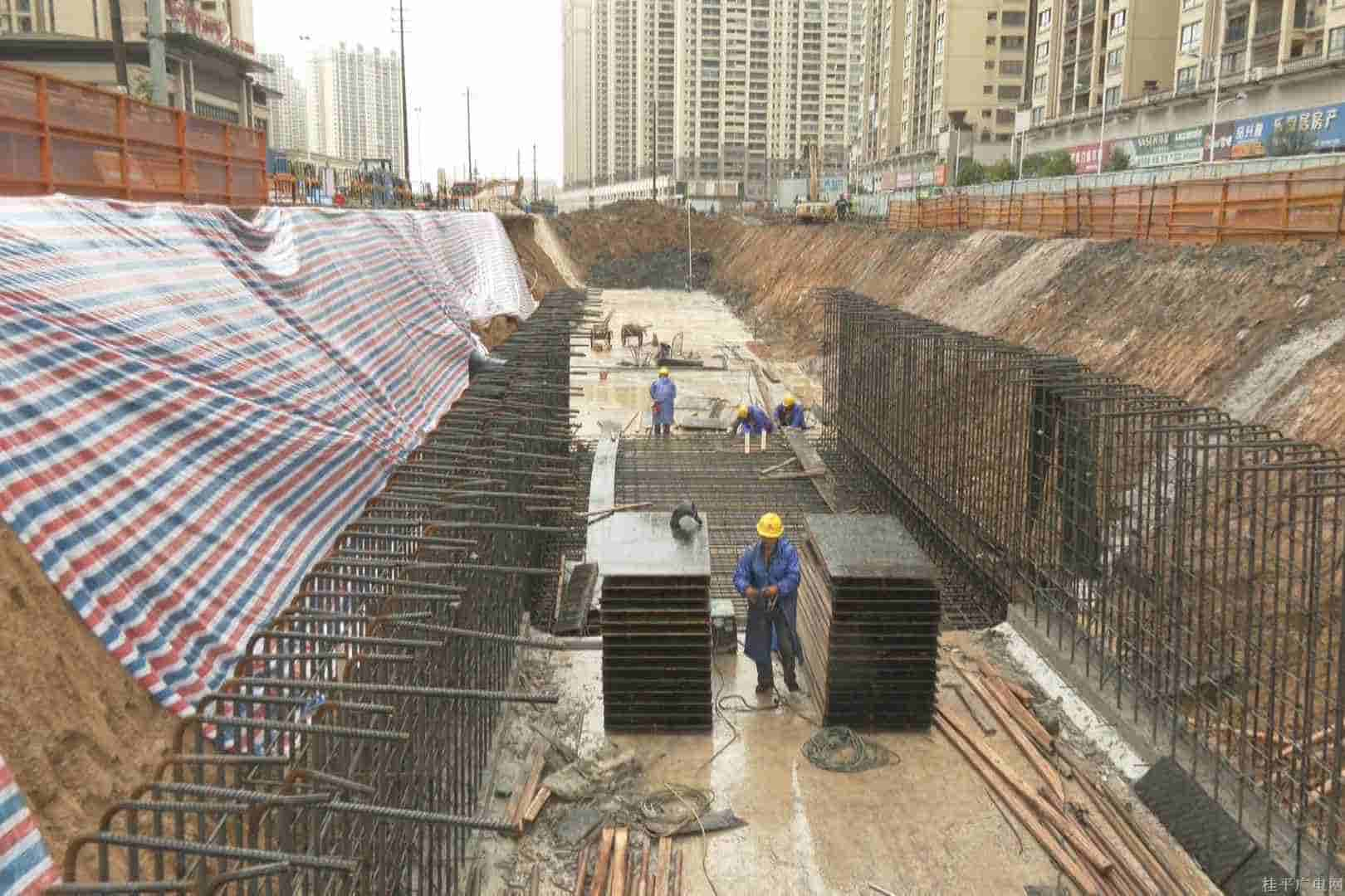 桂平：戰(zhàn)雨天抓進度，全力以赴加快道路建設