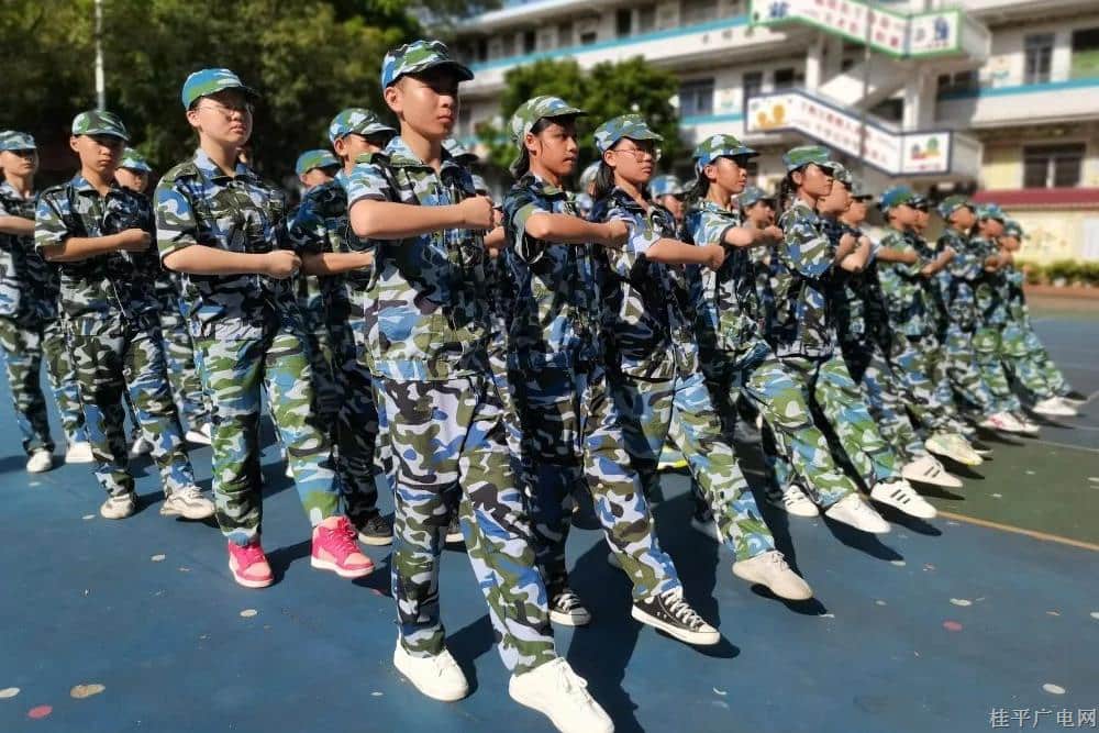 “喜迎二十大 永遠(yuǎn)跟黨走 共筑強(qiáng)軍魂”——2022年桂平市西山鎮(zhèn)城西小學(xué)少年軍校活動(dòng)?