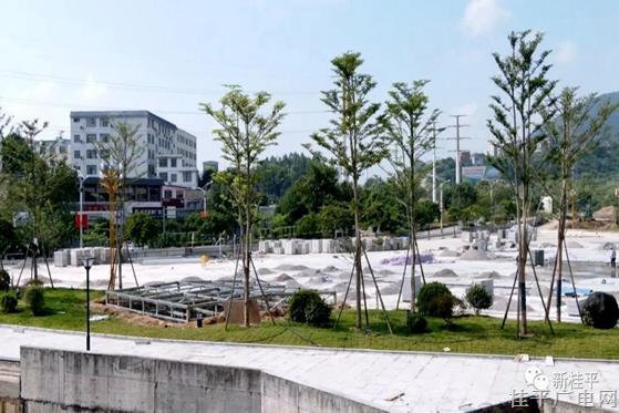 巨贊廣場建設(shè)加速 預(yù)計(jì)今年十月份交付使用