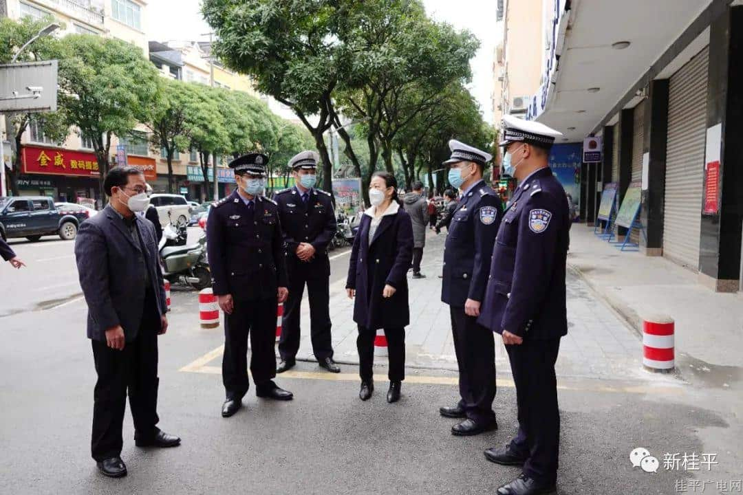 【新春走基層】蒙愛杏到市交警大隊(duì)城區(qū)中隊(duì)開展“中國人民警察節(jié)”暨新春走訪慰問活動(dòng)