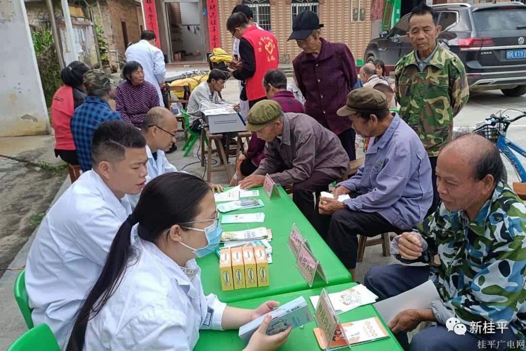 【新時代文明實踐】桂平市人民醫(yī)院到中沙鎮(zhèn)開展“健康送下鄉(xiāng),、義診暖民心”志愿服務(wù)活動