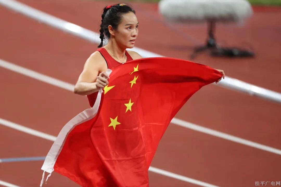 亞運(yùn)會(huì)捷報(bào),！廣西“女飛人”韋永麗攜手隊(duì)友勇奪女子4×100米接力金牌,！