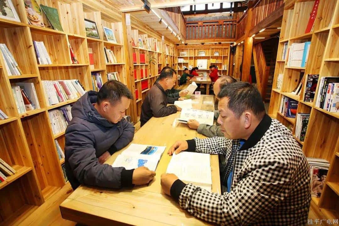 貴港市：提升農(nóng)家書屋服務效能 助力鄉(xiāng)村文化振興