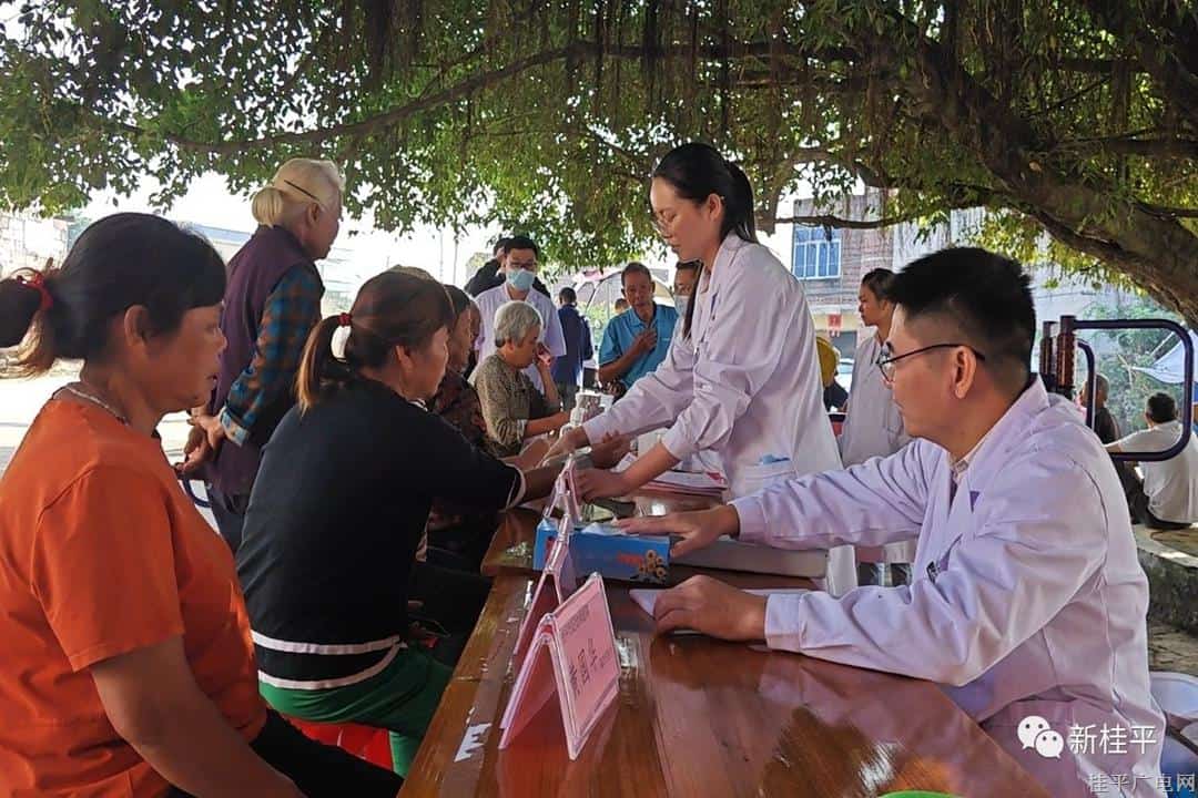 【新時(shí)代文明實(shí)踐】桂平市婦幼保健院到石咀鎮(zhèn)羅洪村開展健康義診活動(dòng)