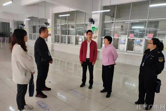 桂平市領導到社坡鎮(zhèn)檢查學校食品安全工作
