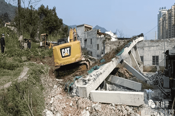 桂平市自然資源局再揮重拳 依法拆除“雙違”建筑