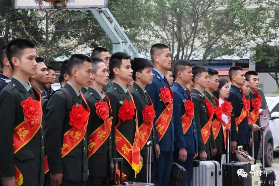 我市舉行2023年退役士兵光榮返鄉(xiāng)歡迎儀式