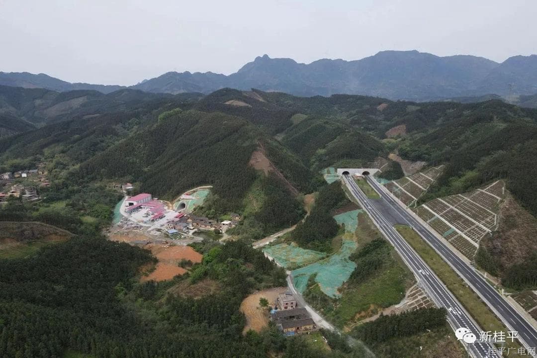 柳梧鐵路紫荊瑤山隧道 建設(shè)“火力全開”