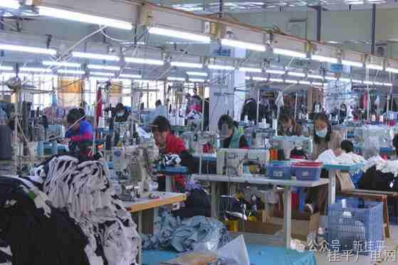 桂平市服裝產(chǎn)業(yè)：用工訂單紛至沓來(lái) 企業(yè)招工穩(wěn)崗生產(chǎn)忙